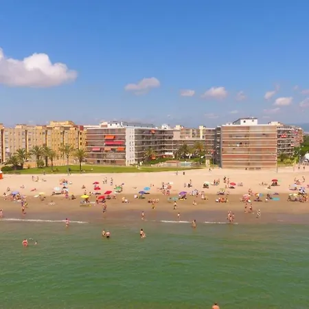 Sun And Beach Lovers 13249 La Pineda